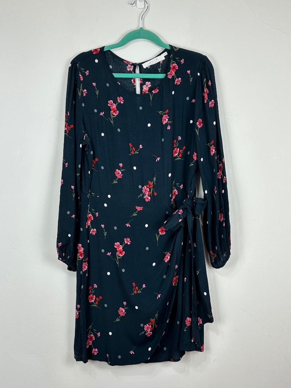 ASTR The Label Navy Floral Long Sleeve Wrap Dress Lined M Cottagecore Boho